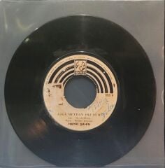 Hayri Şahin – Aşka Meydan Okudum / Aşkımız Bitti Sanma 45'lik