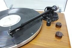 Crownwell Pikap Vegas DAHİLİ AMFİLİ AT3600 İĞNE ÜZERİNDE AMBALAJINDA SIFIR PİKAP AMBALAJINDA SIFIR