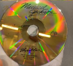 DİKKAT CD+DVD Michael Jackson – Thriller 25.YIL ÖZEL SET CD+DVD