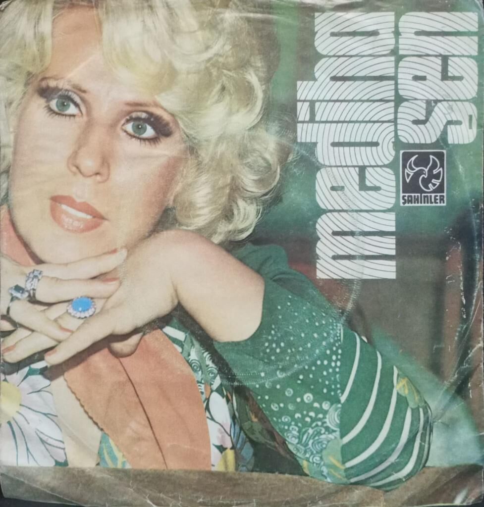 Mediha Şen – Sen Mevsimler Gibisin / Yeşil Gözlerinden Muhabbet Kaptım Dönem Tr Baskı 45 lik