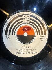 Ersen ve Dadaşlar ‎– Kalbimdeki Acı / Gurur 1976 BASKI 45LİK