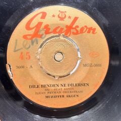 Muzaffer Akgün – Dile Benden Ne Dilersen / Bugün Ayın Üçüdür 45LİK