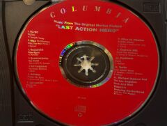 DİKKAT DİKKAT CD Last Action Hero (Music From The Original Motion Picture) AC/DC Alice In Chains Megadeth Queensrÿche Def Leppard Anthrax Aerosmith Cypress Hill Fishbone Tesla 1993 BASKI CD