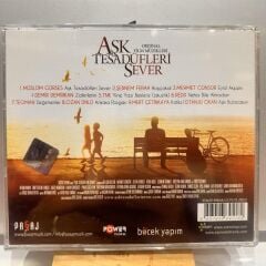 Dikkat PLAK DEĞİLDİR CD Müzik CD'sidir Aşk Tesadüfleri Sever - Orijinal Film Müzikleri CD