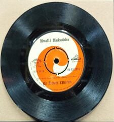 Muallâ Mukadder – İspanyol Meyhanesi /Bir Ateşim Yanarım 45'lik