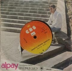 Alpay – Sensizliğimin Şarkısı - Aşkların Bittiği Yermi Var 45'lik