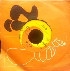 Adamo – Elle Était Belle Pourtant / Ton Nom 45'lik
