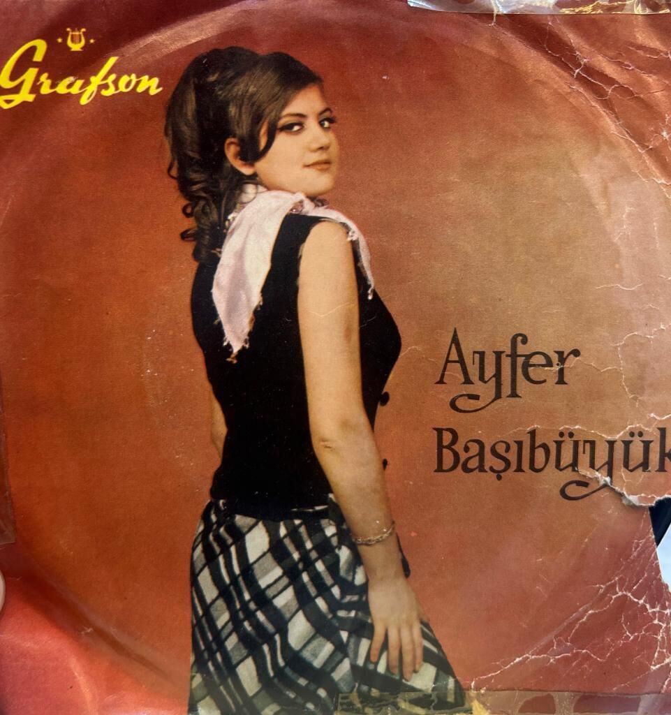 Ayfer Başıbüyük – İstanbul'un Her Yanı / Kumarda Kaybeden 1970ler baskı 45lik