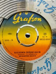 Muzaffer Akgün ÇOK SEVİYORUM  / Kaleden İniş mi olur 70ler baskı 45LİK