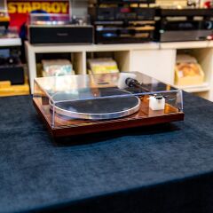 Public Kingdom TT292 Ahşap DAHİLİ AMFİLİ AT3600 İĞNE ÜZERİNDE AMBALAJINDA SIFIR PİKAP