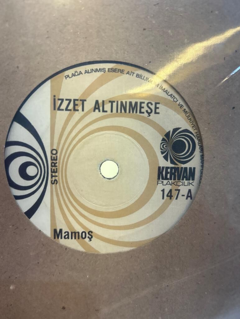 İzzet Altınmeşe – Mamoş / Esmer 1970LER BASKI 45LİK