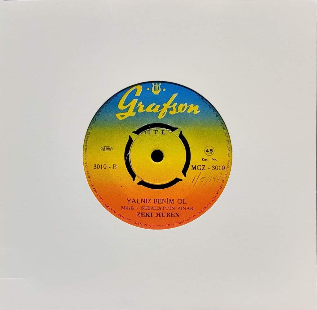 Zeki Müren – Beklerim Her Gece Pencerelerde / Yalnız Benim Ol 45'lik