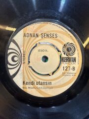 Adnan Şenses – Çok Üzgünsün Arkadaş / Kendi Utansın 1977 BASKI 45LİK