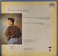 Rick Astley – She Wants To Dance With Me