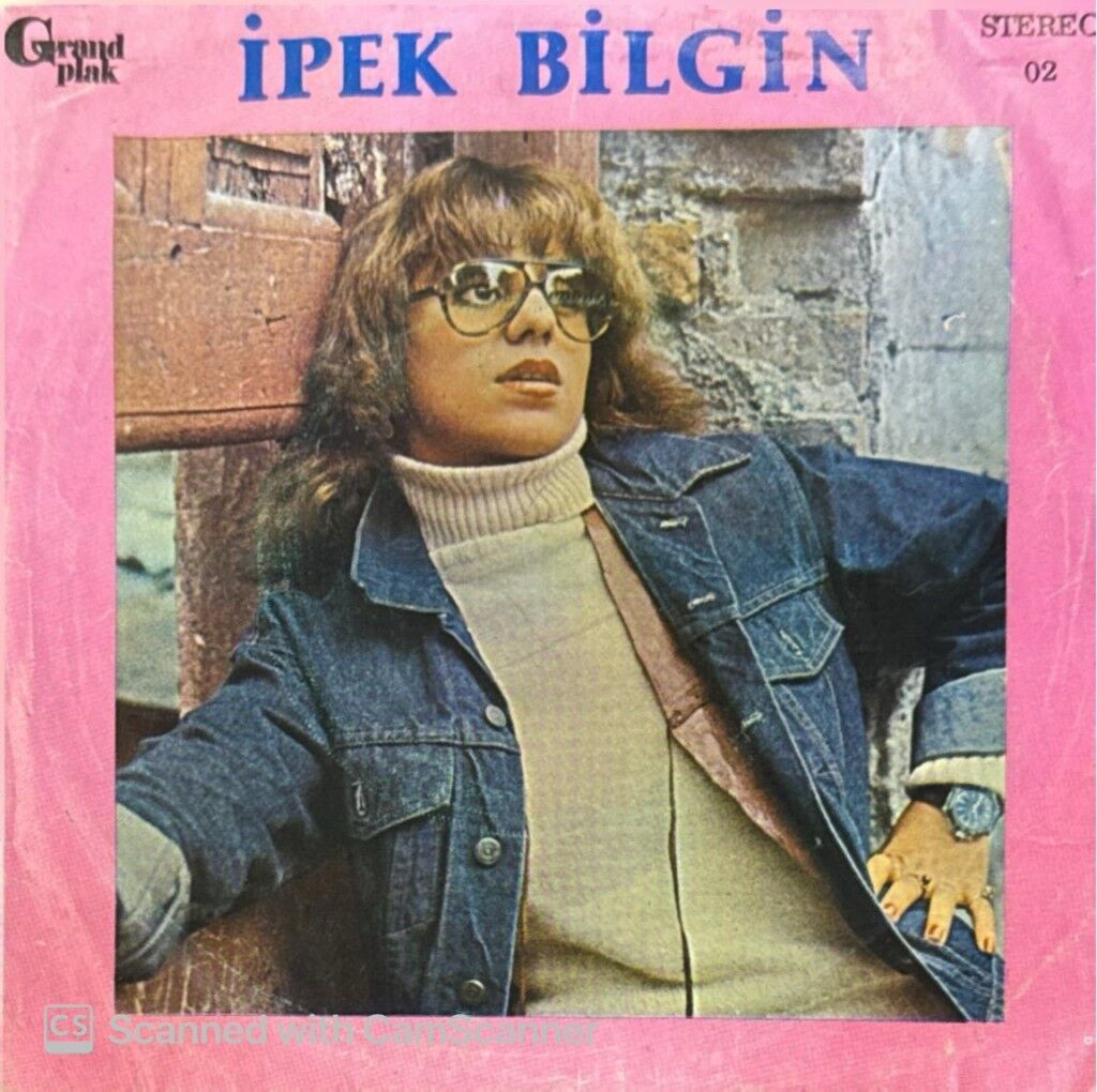İpek Bilgin – Kara Sevda Yüzünden / Hiç Bir Çiçek Açmasın 45'lik