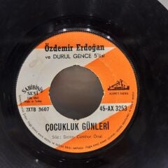 Özdemir Erdoğan Ve Durul Gence 5'lisi ‎– Nasıl Bekledim / Çocukluk Günleri 1968 BASKI 45LİK