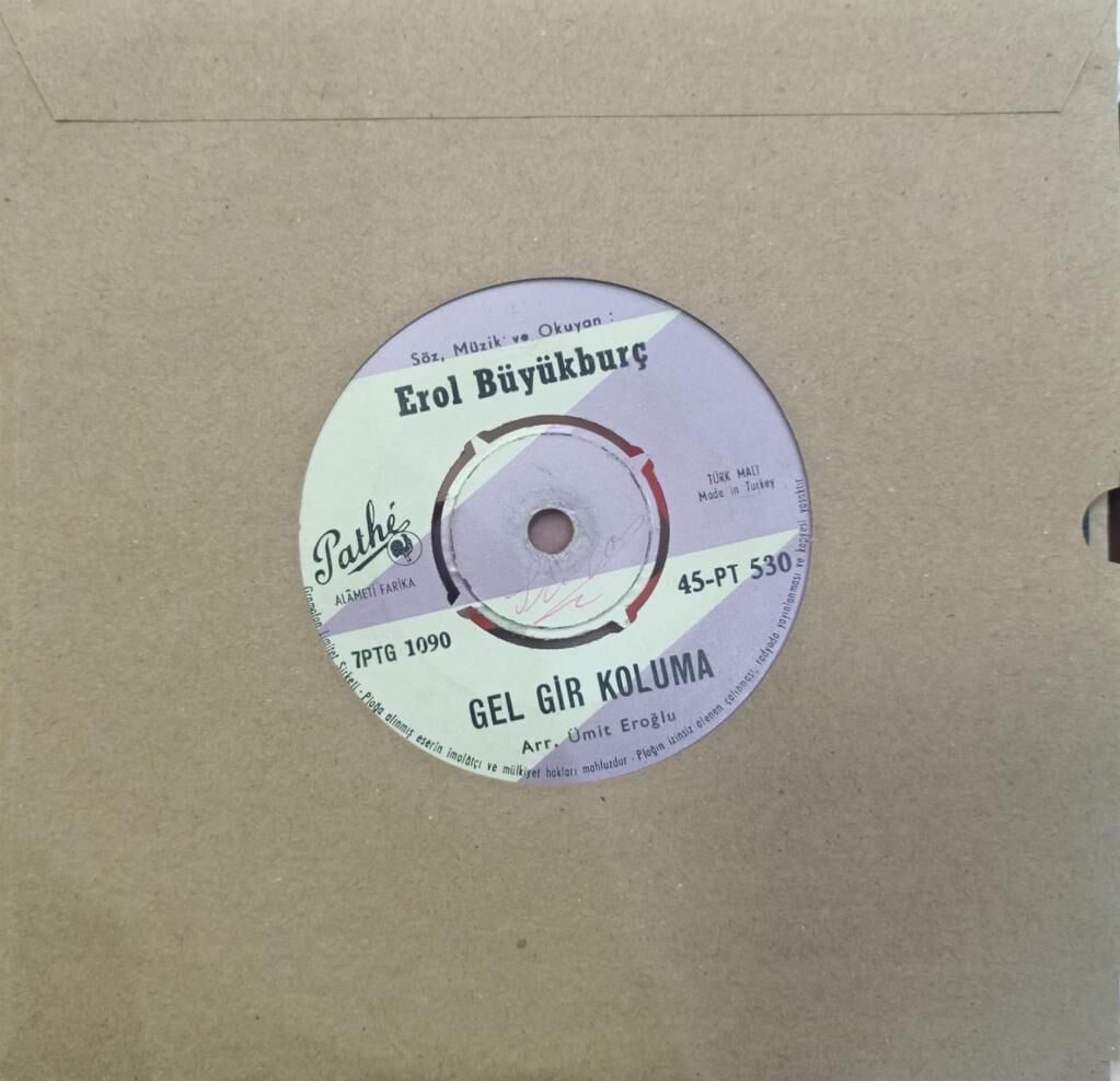 Sezer Güvenirgil – Aşktan Da Öte / Yazık Değil Mi 45'lik